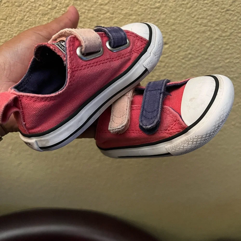 Converse size 6